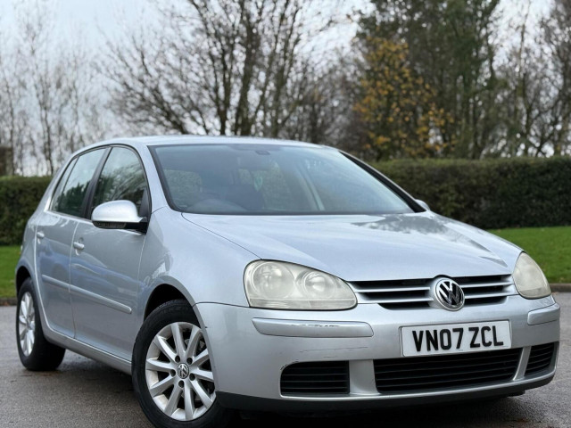 VOLKSWAGEN GOLF 1.6 FSI Match 5dr