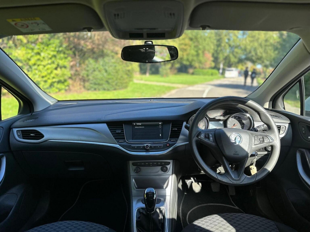 VAUXHALL ASTRA