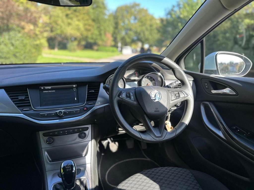 VAUXHALL ASTRA