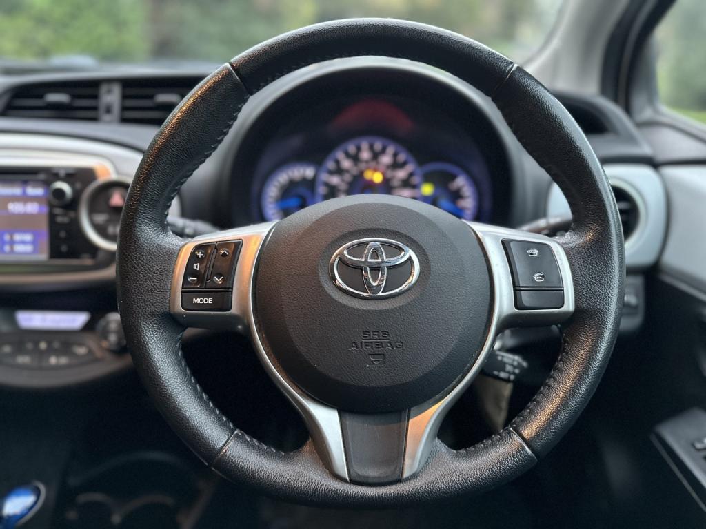 TOYOTA YARIS