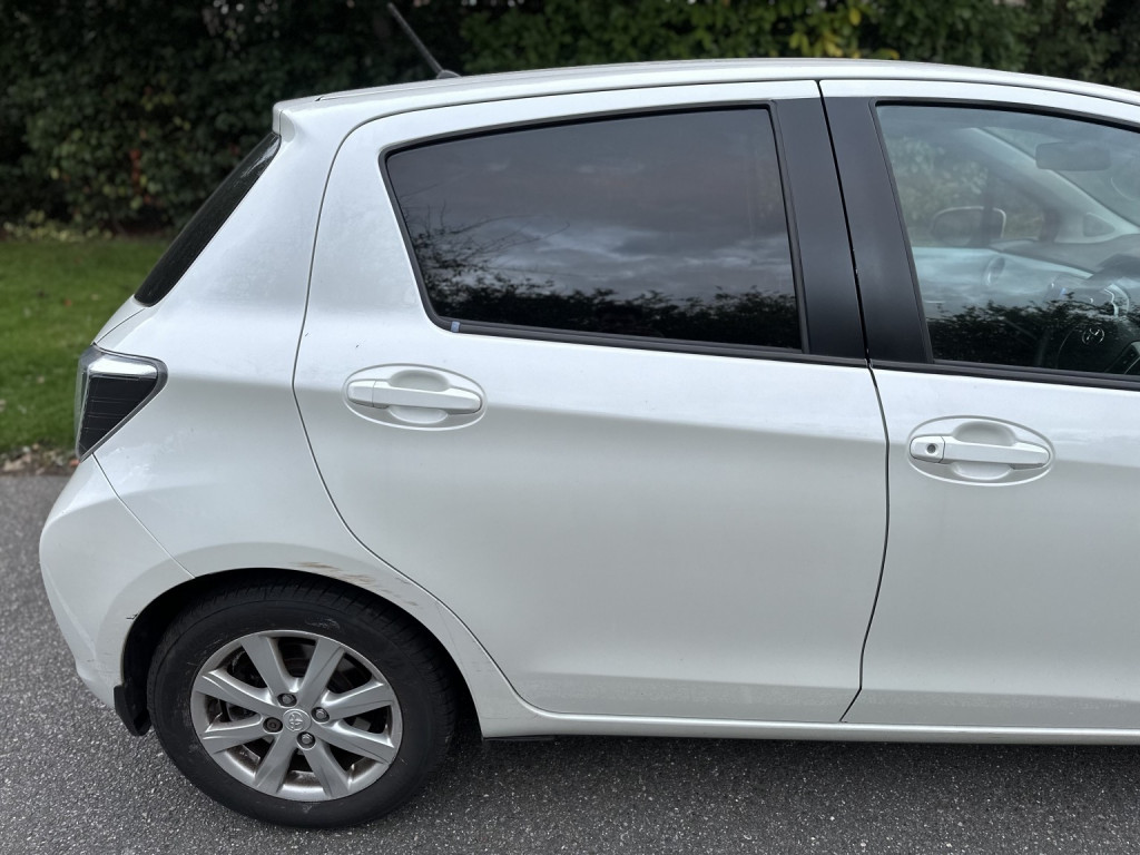 TOYOTA YARIS