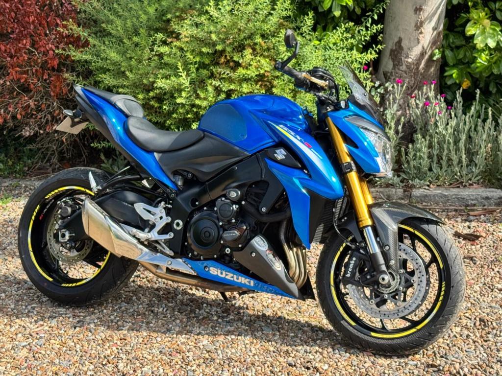 SUZUKI GSX-S1000