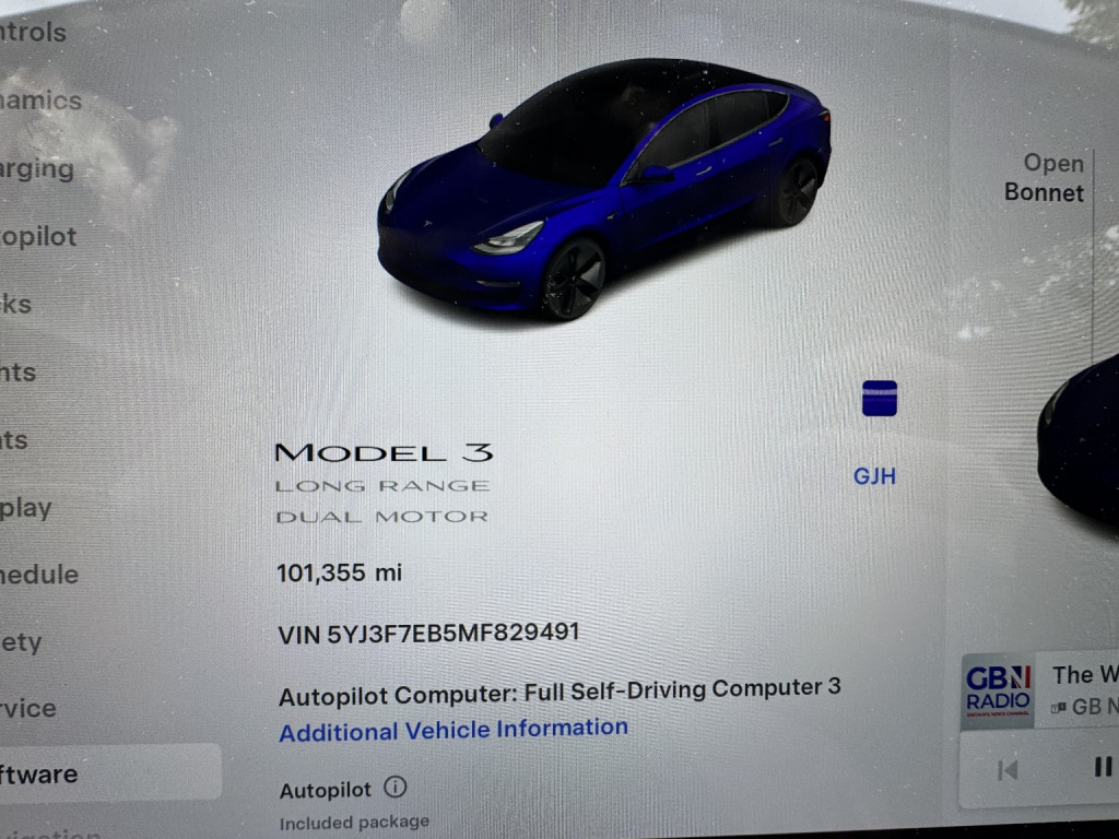 TESLA MODEL 3