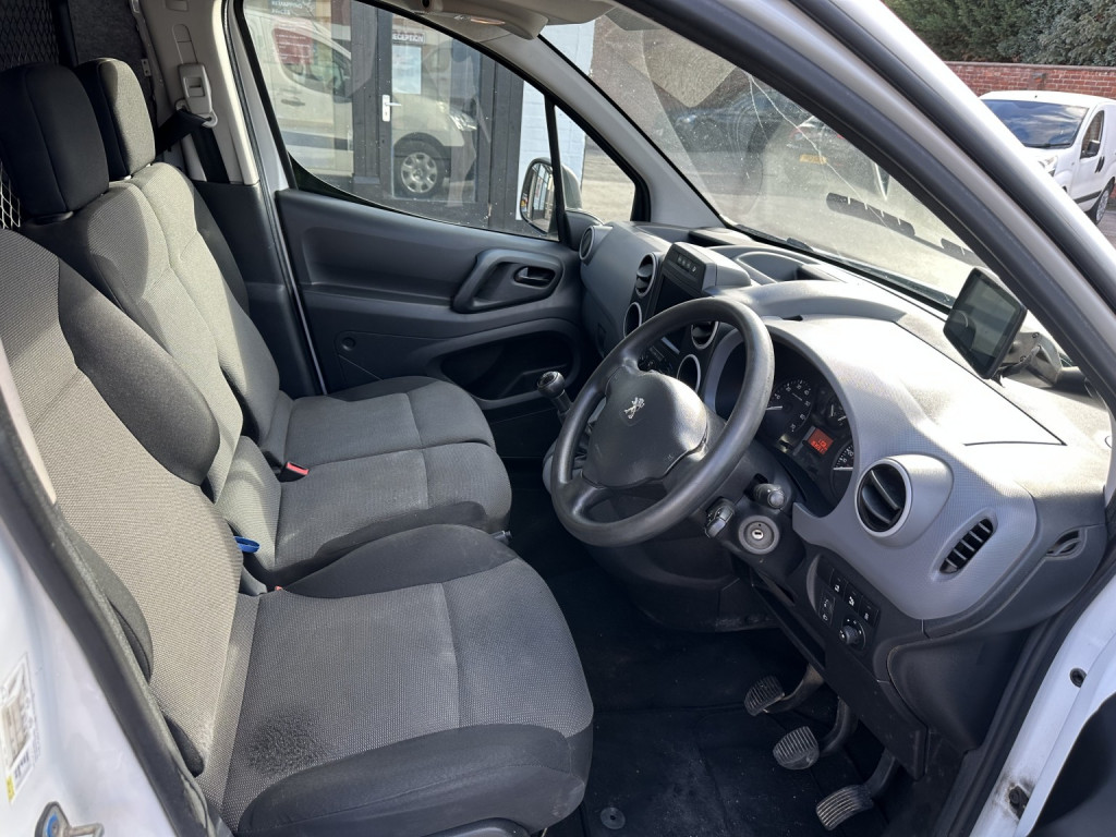 PEUGEOT PARTNER