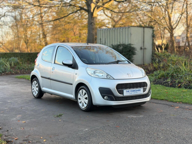 PEUGEOT 107