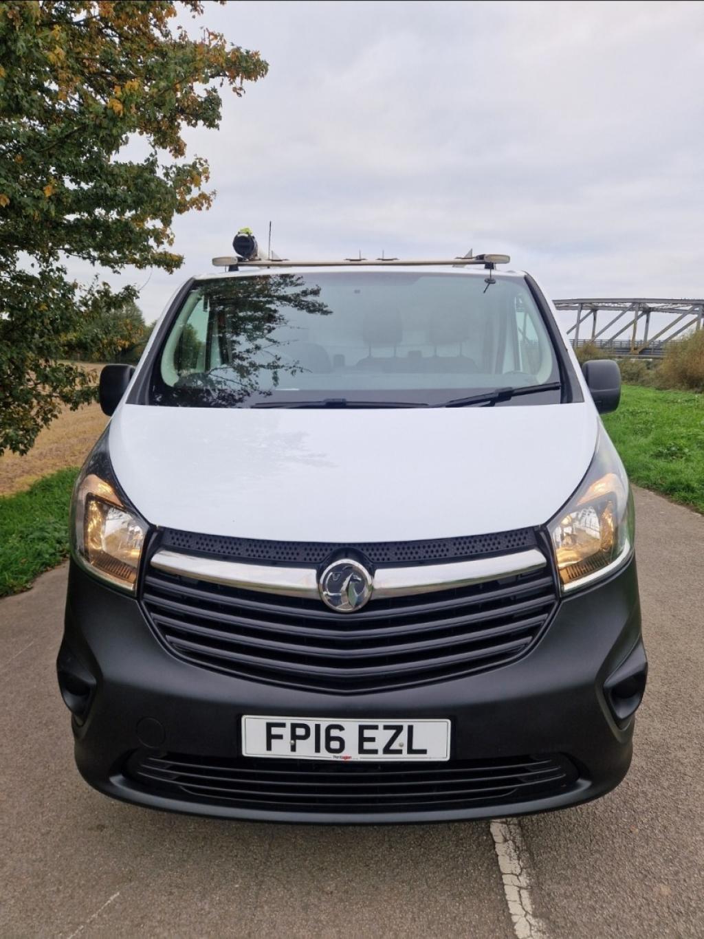 VAUXHALL VIVARO