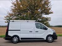 VAUXHALL VIVARO