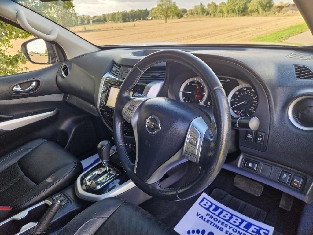 NISSAN NAVARA