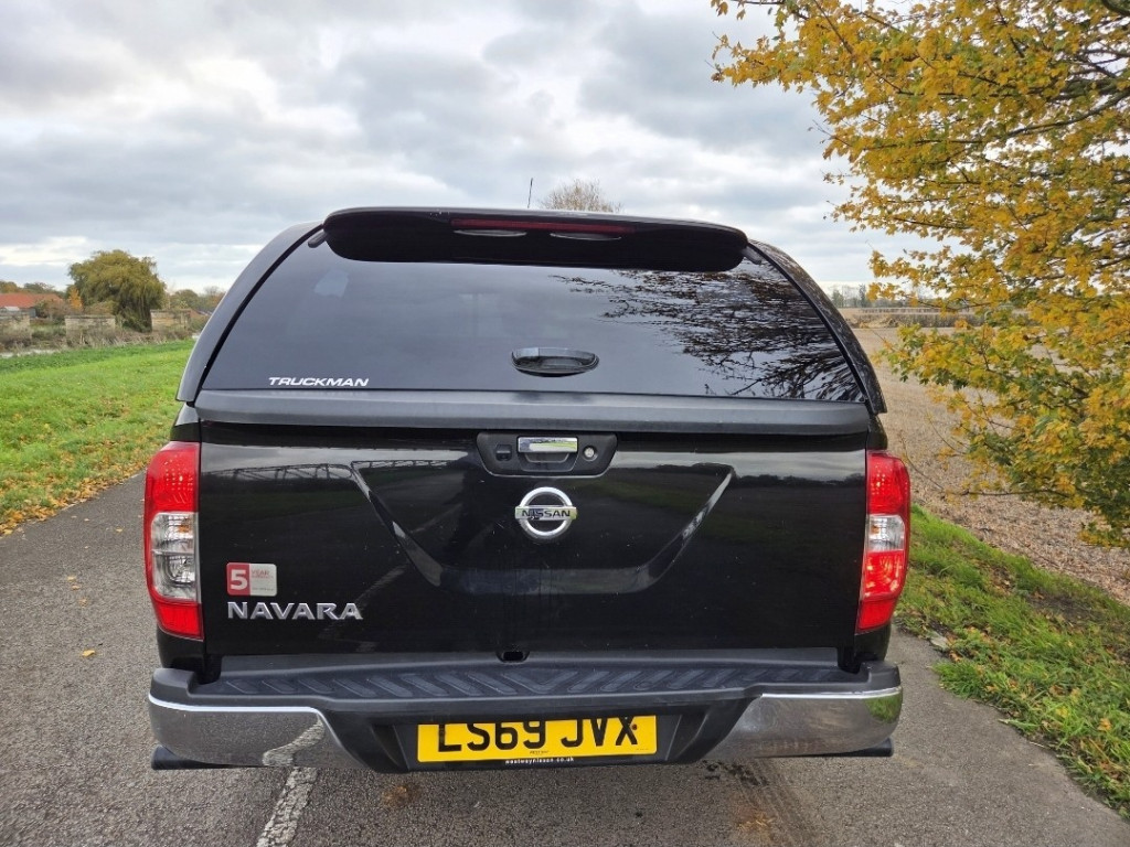 NISSAN NAVARA