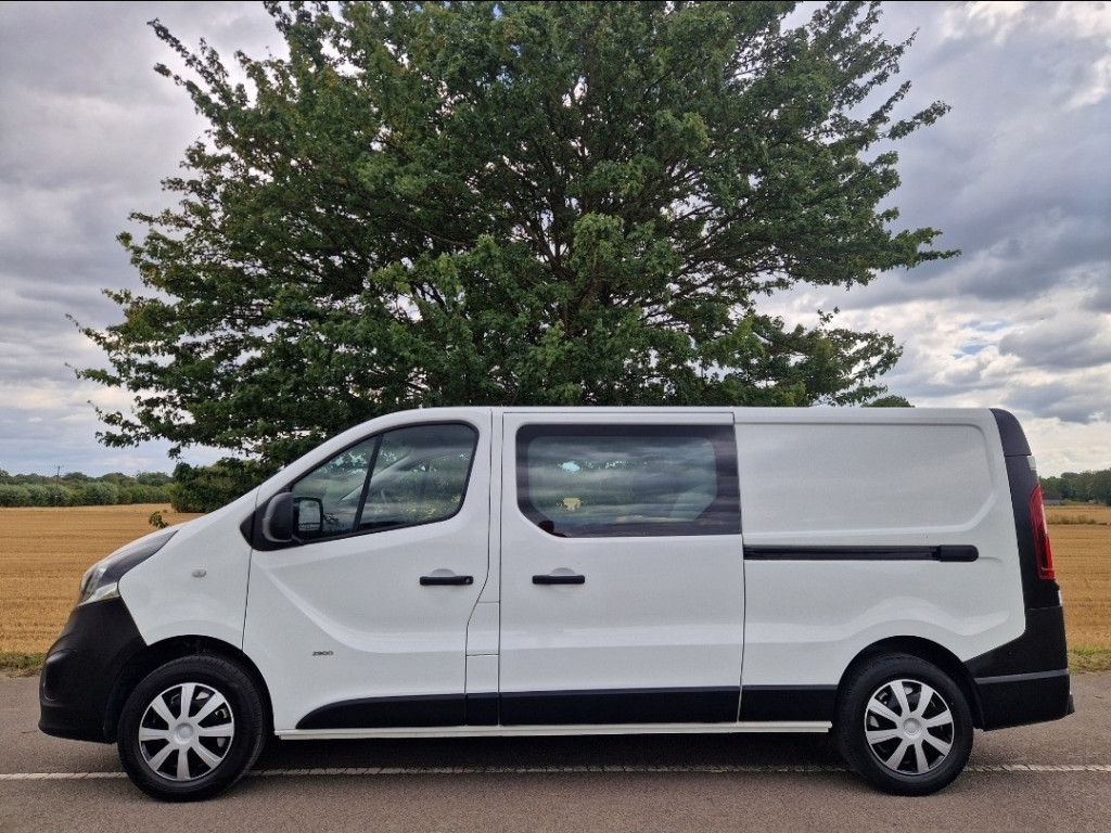 VAUXHALL VIVARO