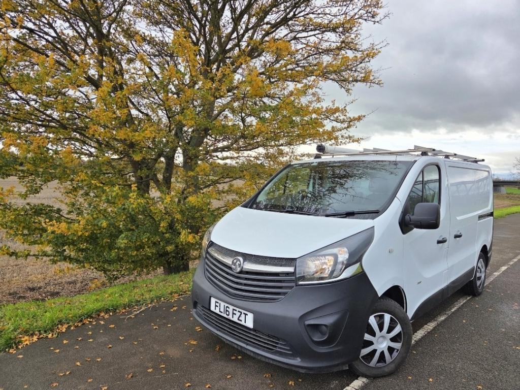 VAUXHALL VIVARO
