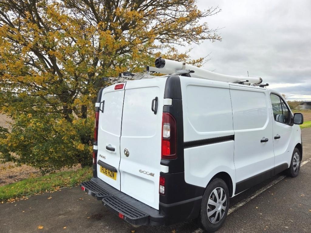 VAUXHALL VIVARO