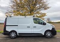 VAUXHALL VIVARO