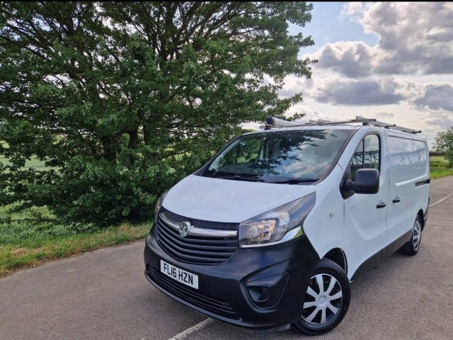 VAUXHALL VIVARO