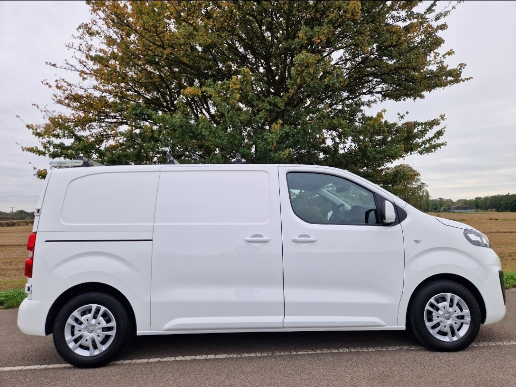 VAUXHALL VIVARO