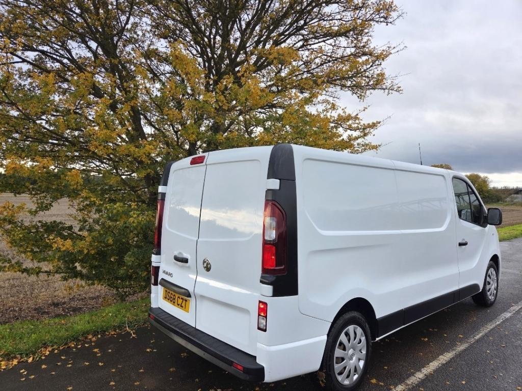 VAUXHALL VIVARO
