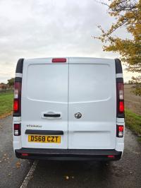 VAUXHALL VIVARO