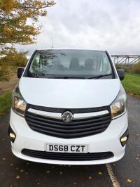 VAUXHALL VIVARO