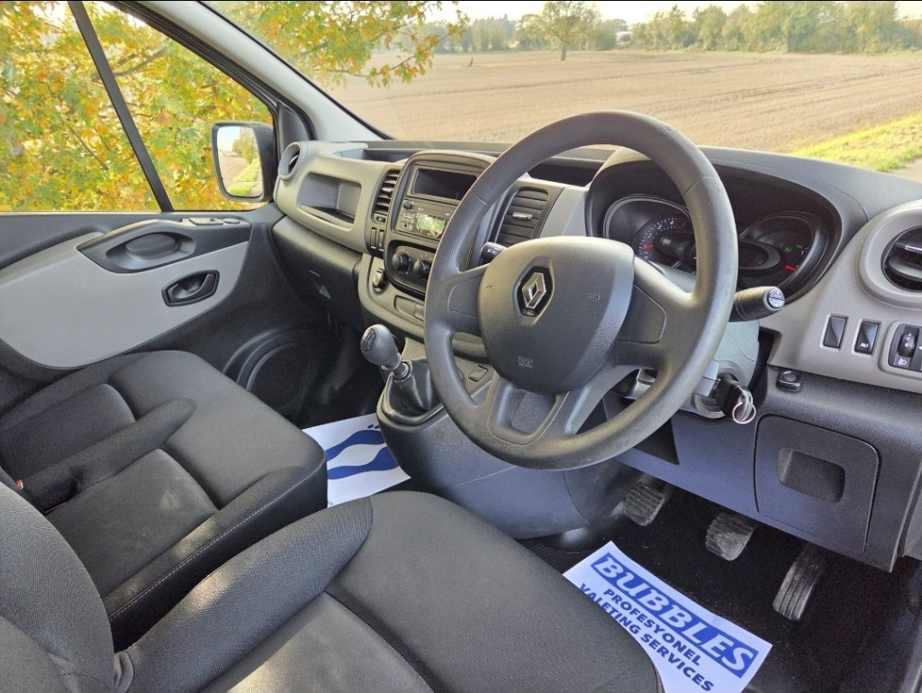 RENAULT TRAFIC