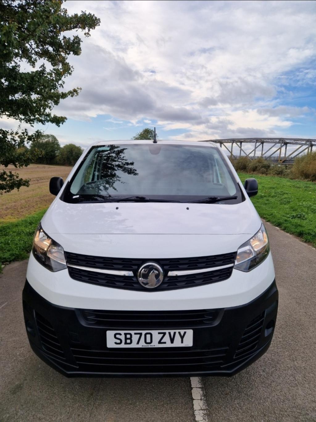VAUXHALL VIVARO