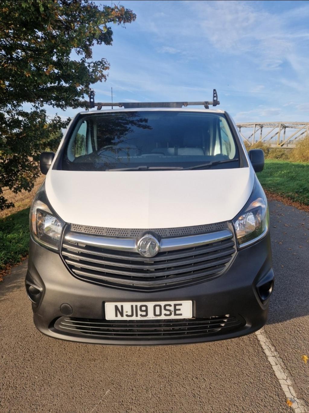 VAUXHALL VIVARO