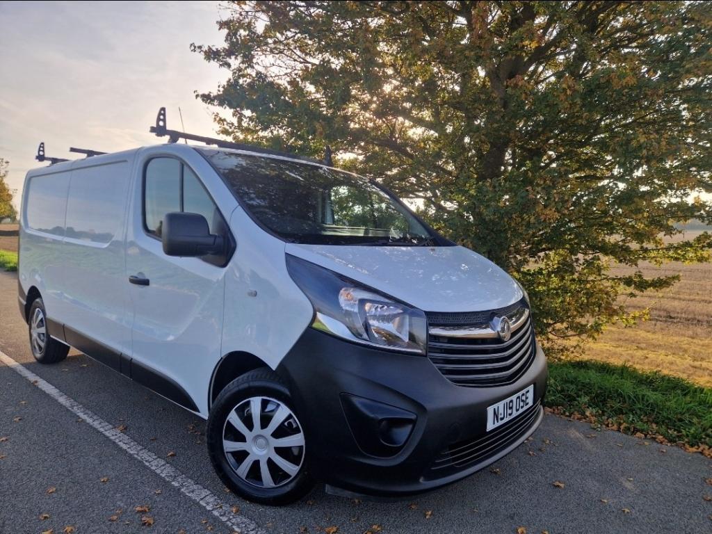 VAUXHALL VIVARO