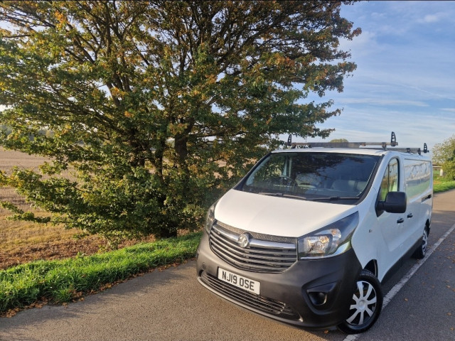 VAUXHALL VIVARO