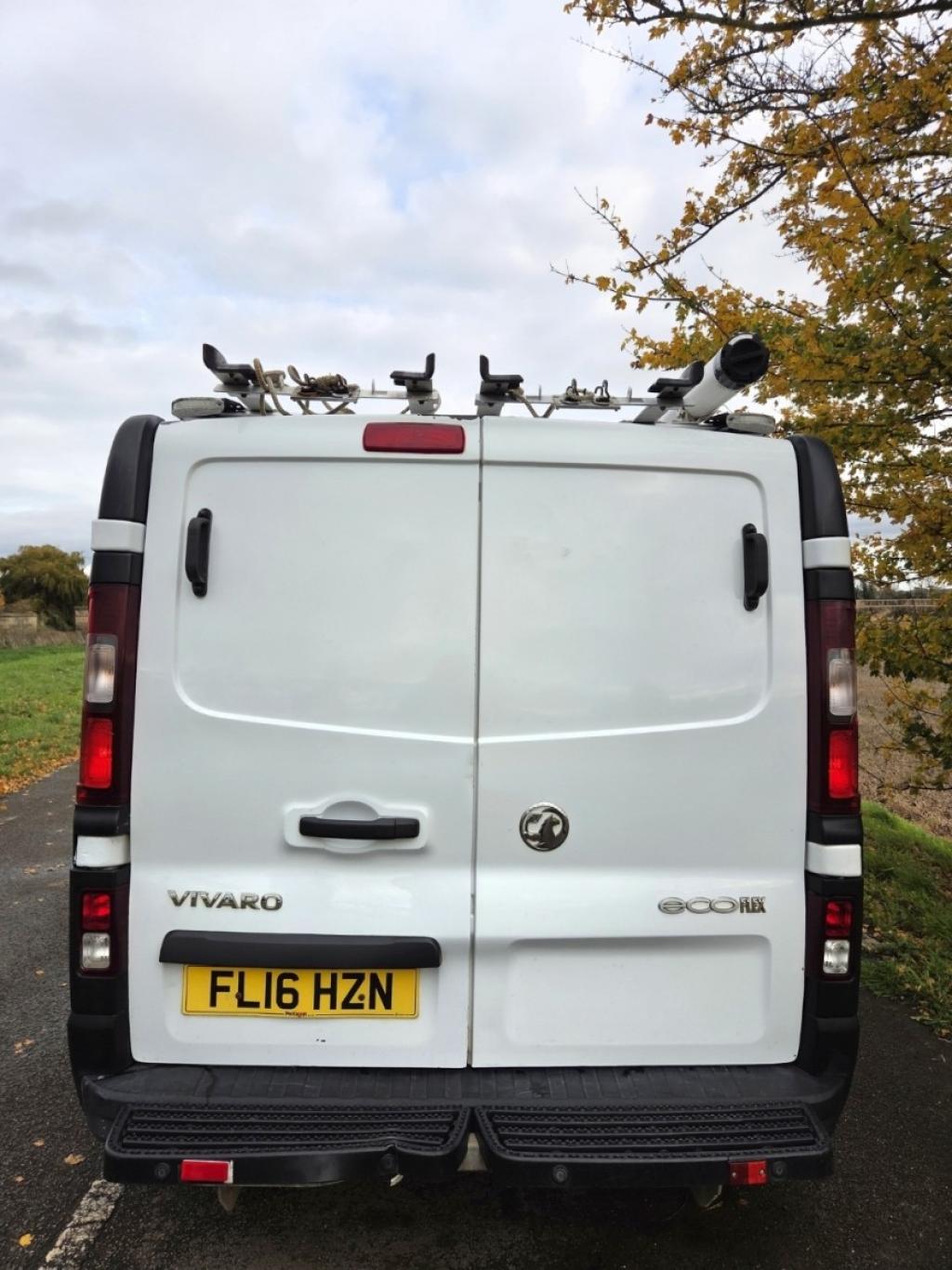 VAUXHALL VIVARO