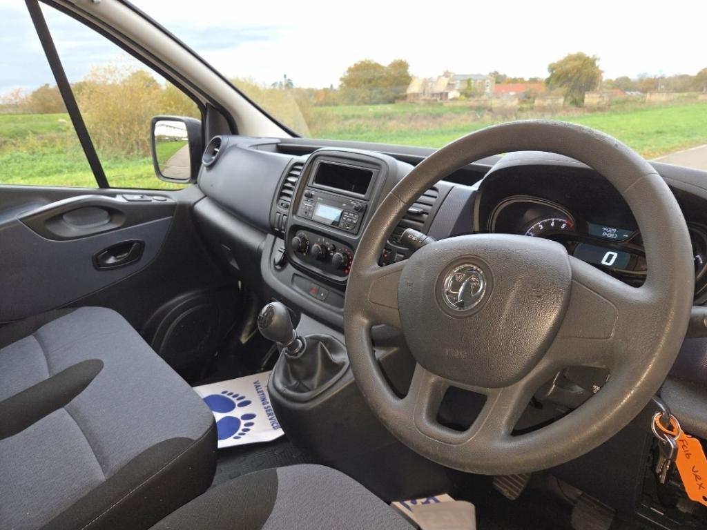 VAUXHALL VIVARO