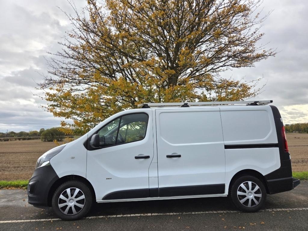 VAUXHALL VIVARO