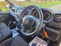 VAUXHALL VIVARO