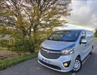 VAUXHALL VIVARO