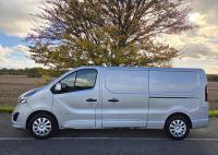 VAUXHALL VIVARO