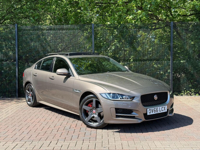 JAGUAR XE