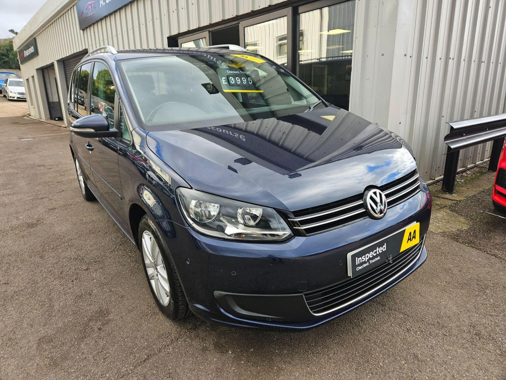 VOLKSWAGEN TOURAN
