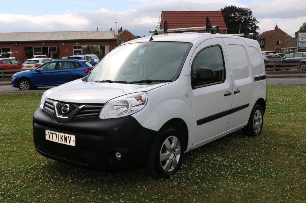 NISSAN NV250