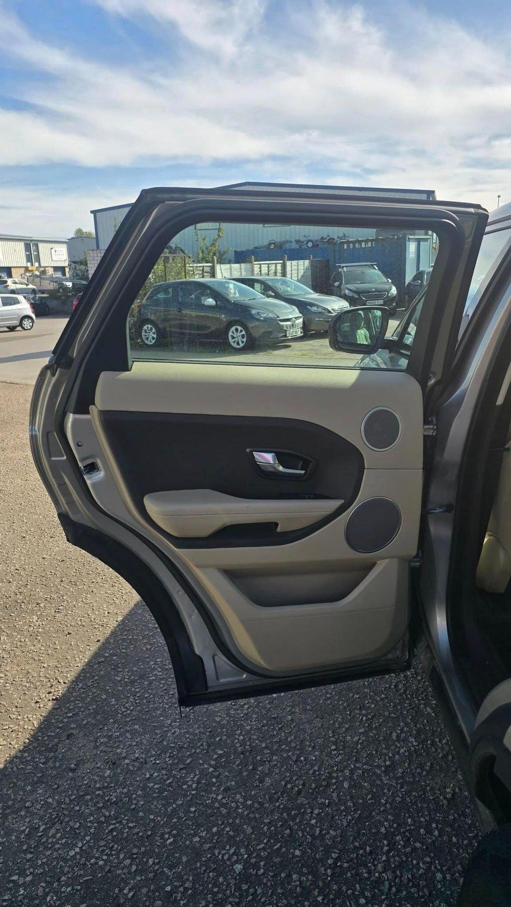 LAND ROVER RANGE ROVER EVOQUE