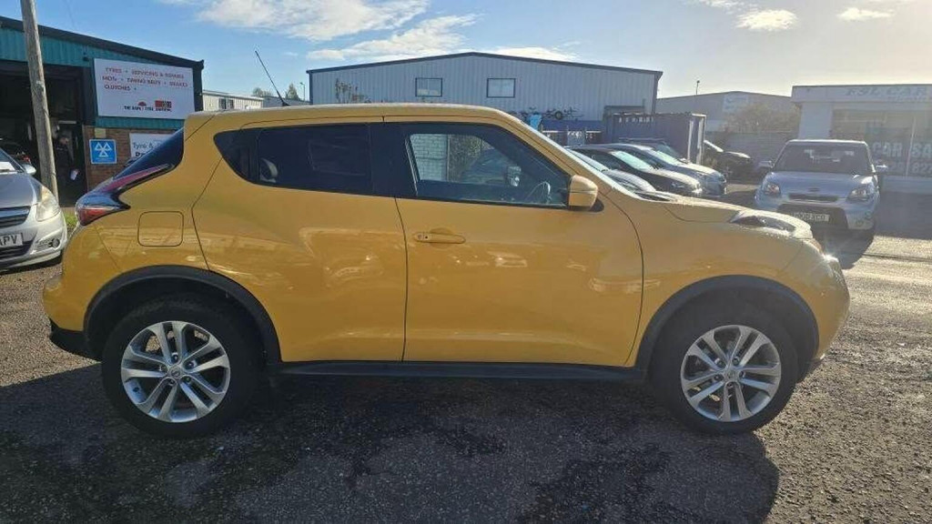 NISSAN JUKE