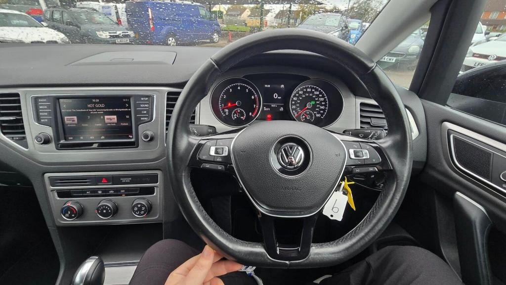 VOLKSWAGEN GOLF SV
