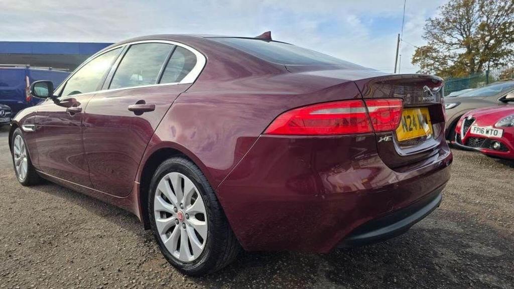 JAGUAR XE