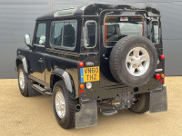 LAND ROVER DEFENDER 90