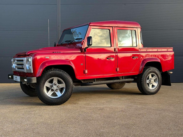 LAND ROVER DEFENDER 110