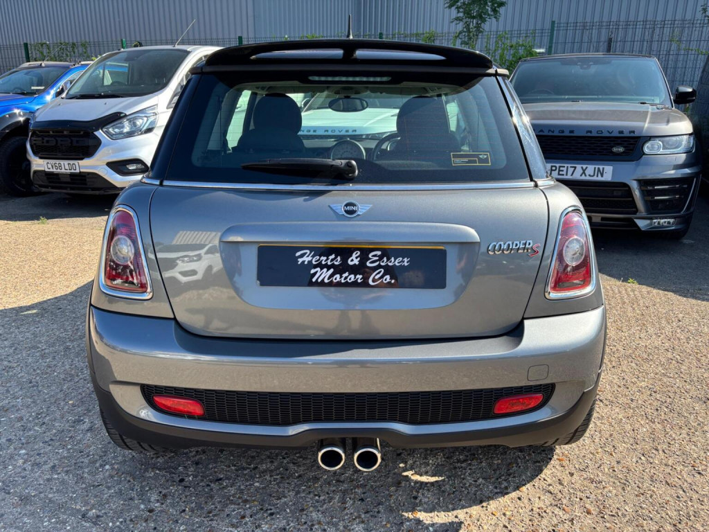 MINI HATCH