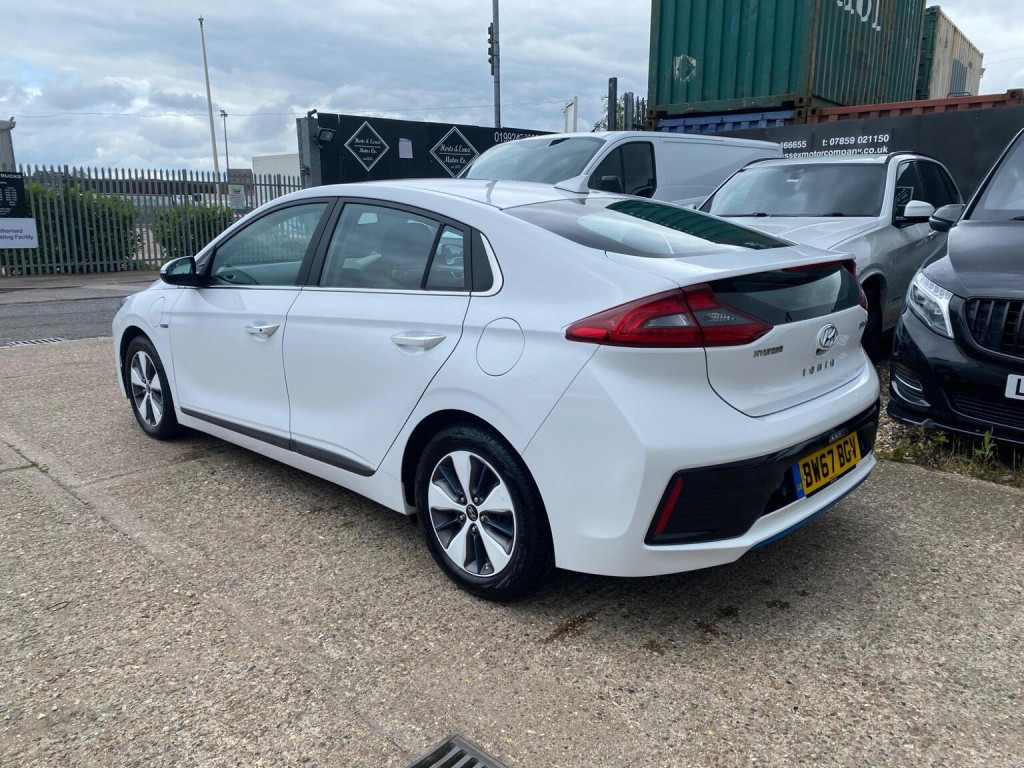 HYUNDAI IONIQ