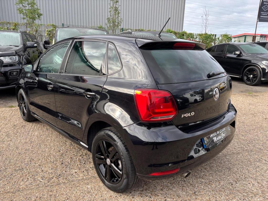 VOLKSWAGEN POLO