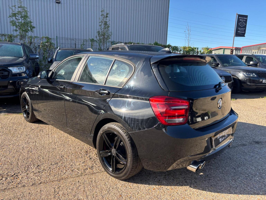 BMW 1 SERIES