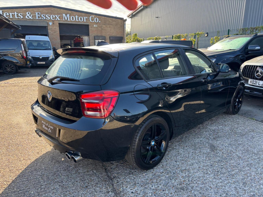 BMW 1 SERIES