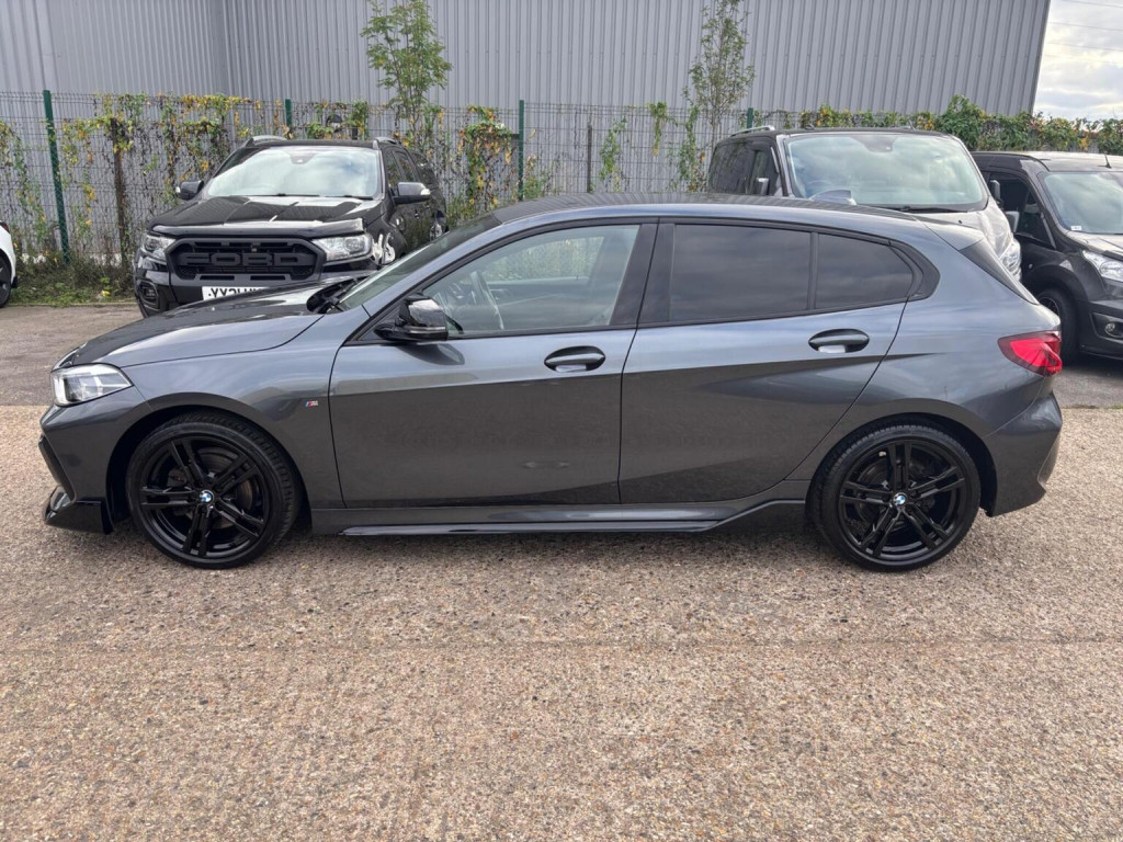 BMW 1 SERIES