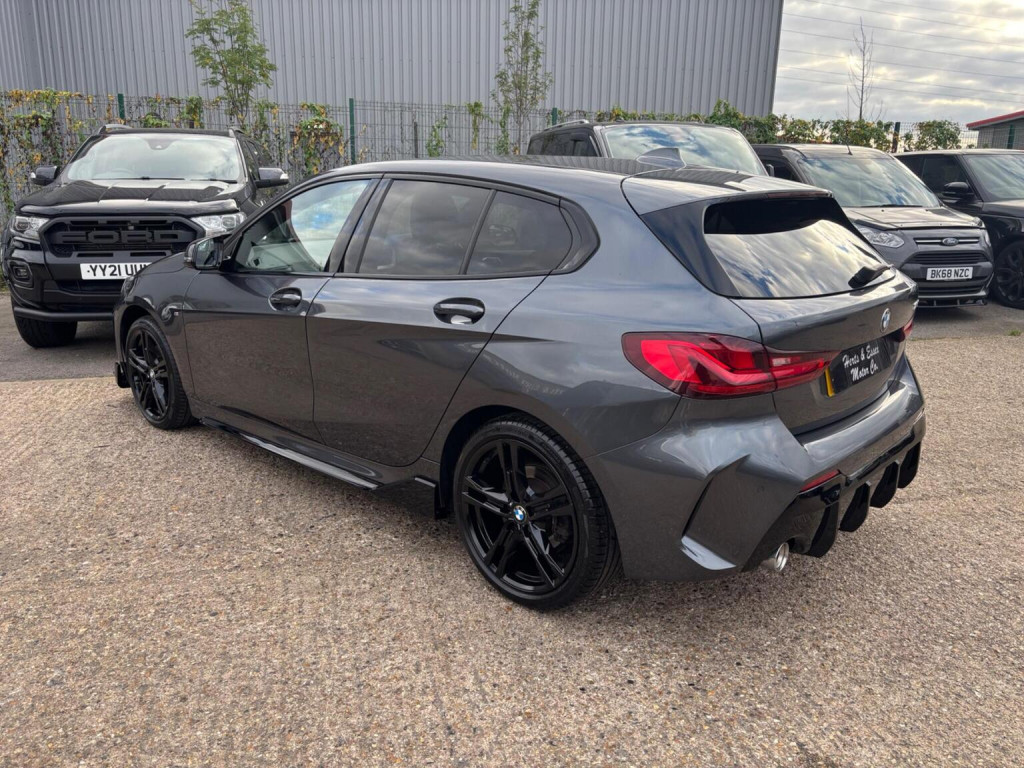 BMW 1 SERIES