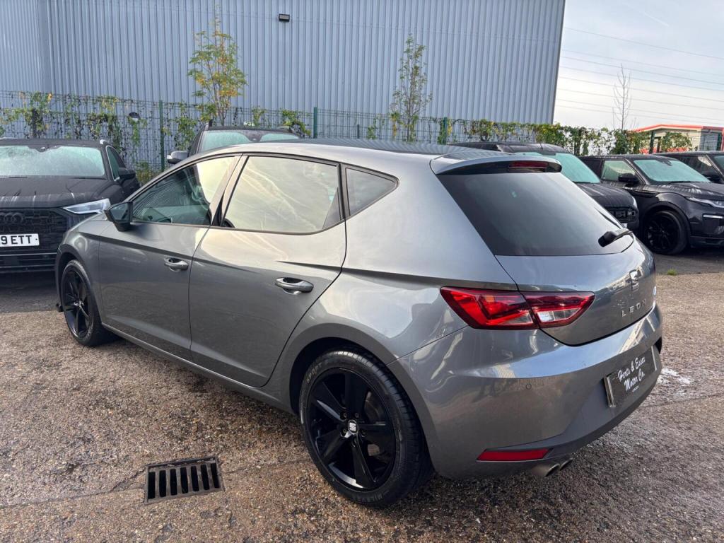 SEAT LEON